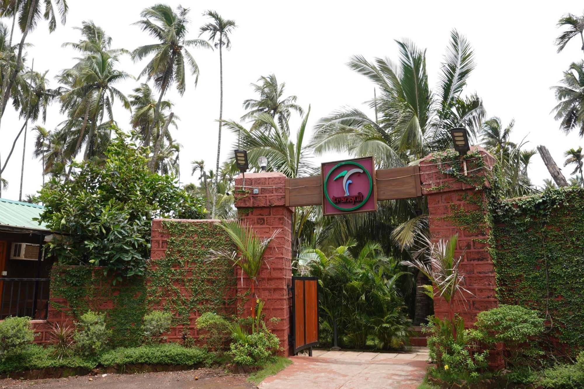 Tranquil Beach Resort Harihareshwar Buitenkant foto